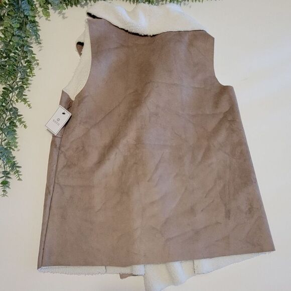 NEW Faux Suede Shearing Open Front Layerable Vest - Picture 5 of 10